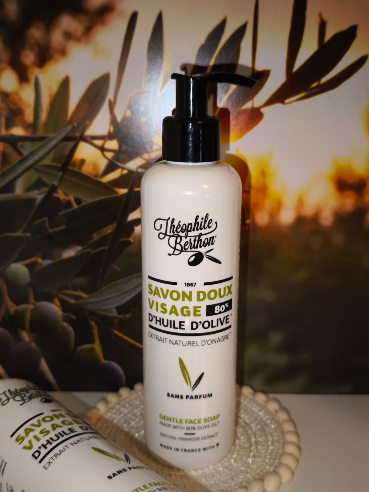 Savon liquide visage à l'huile d'olive et extrait d'onagre. Sans Parfum. 240ml